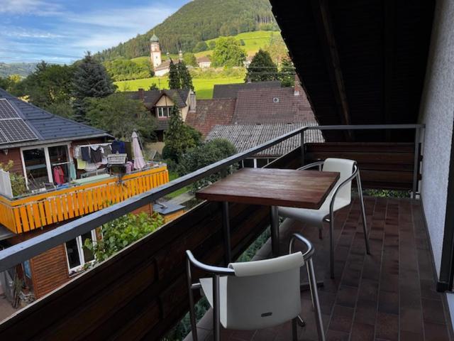 Ferienzimmer Bergblick มึนสเตอร์ทัล ภายนอก รูปภาพ